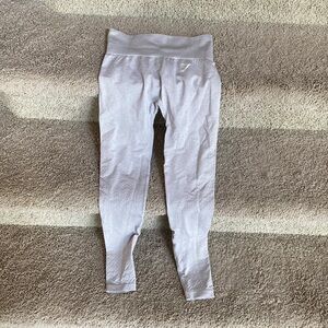 Gray/white gym shark leggings. Lightly worn, size xs.